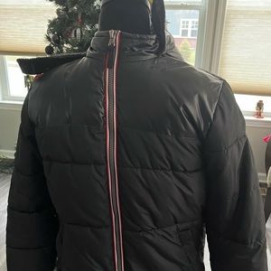 Boy’s winter coat. Size Medium. Excellent condition. Only worn a few times.